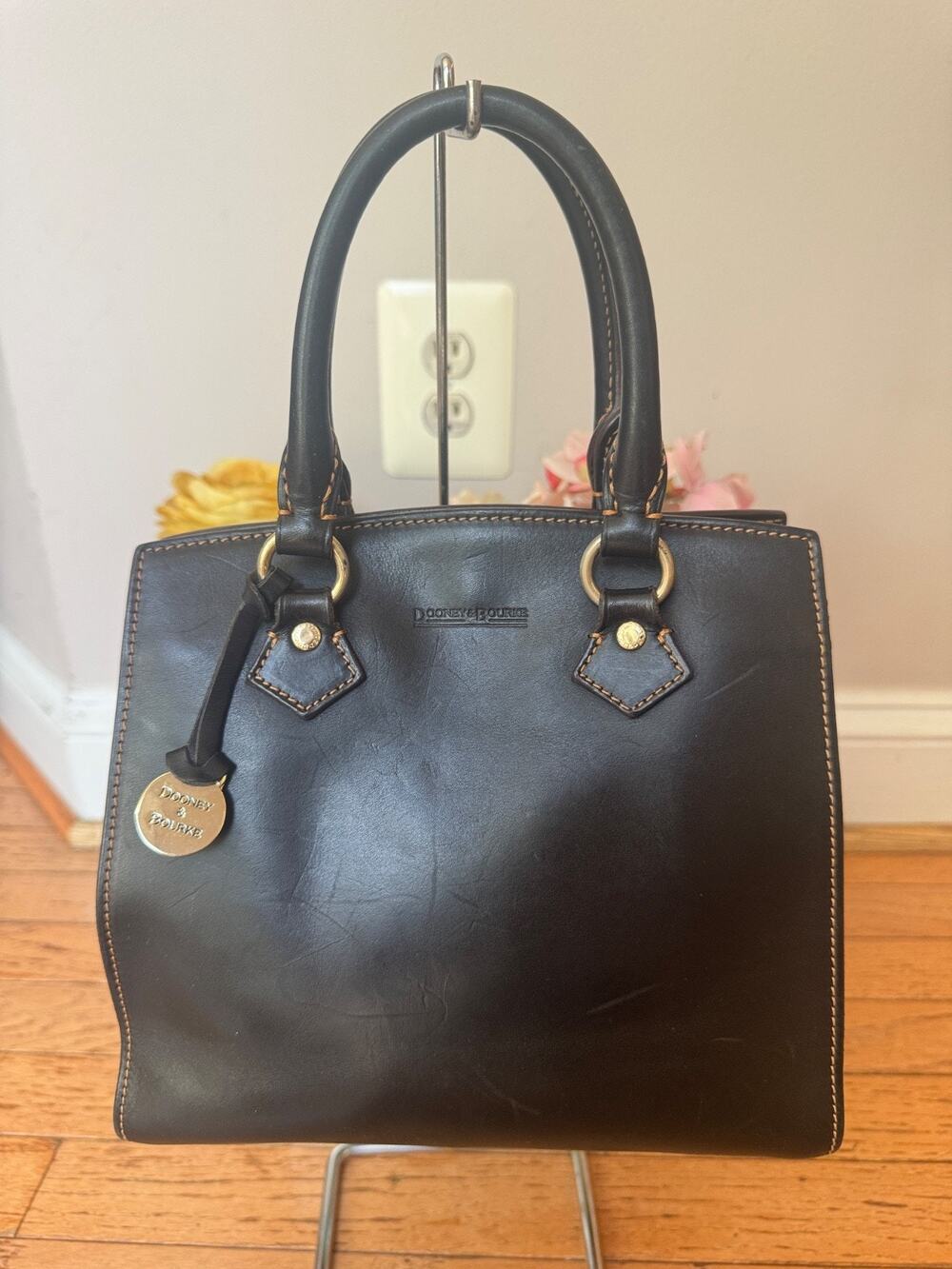 Dooney and Boure double handles small leather made in Italy bag (180